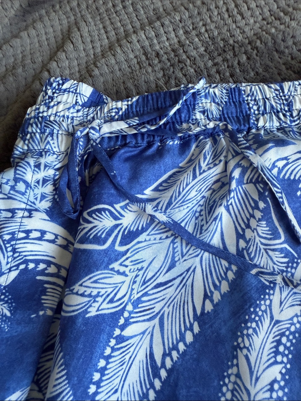 NWT J. McLaughlin Blue and White Botanical-Print Pants - Picture 4 of 5